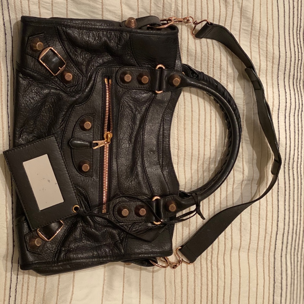 💯 Authentic Balenciaga Giant